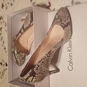 Calvin Klein Pumps